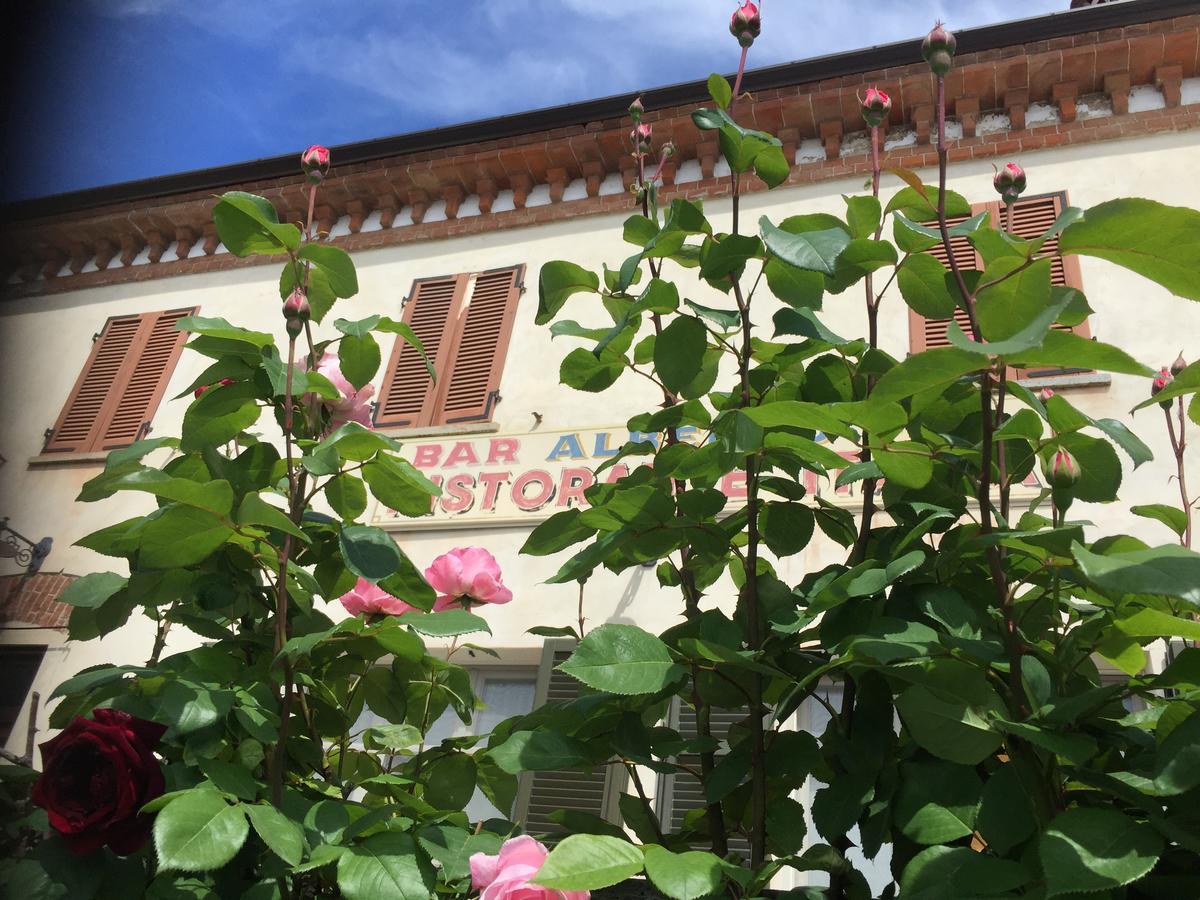 Locanda Italia Serralunga d'Alba Kültér fotó